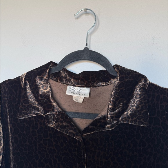 Kathie Lee Collection Leopard Print Velvet Top - Picture 7 of 8